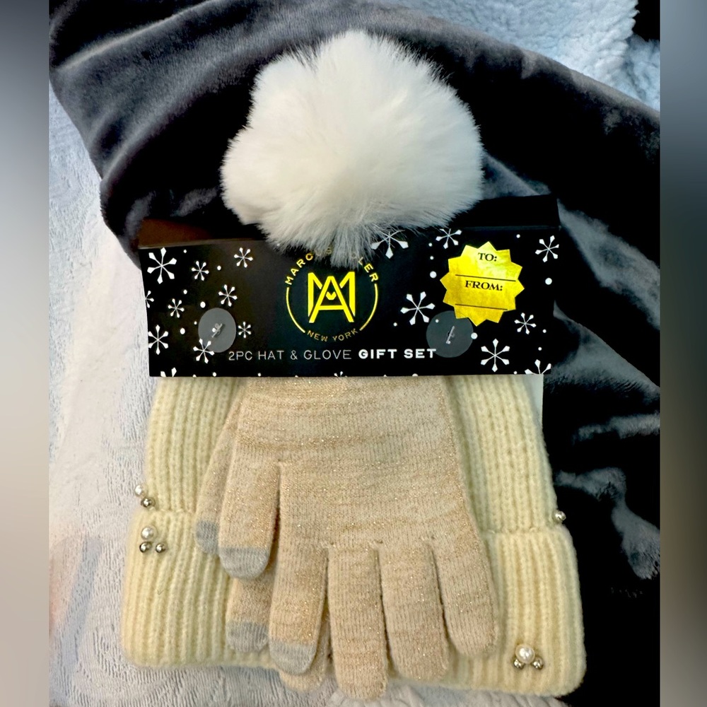 Marcus Adler gift set nwt pom pom hat with gloves